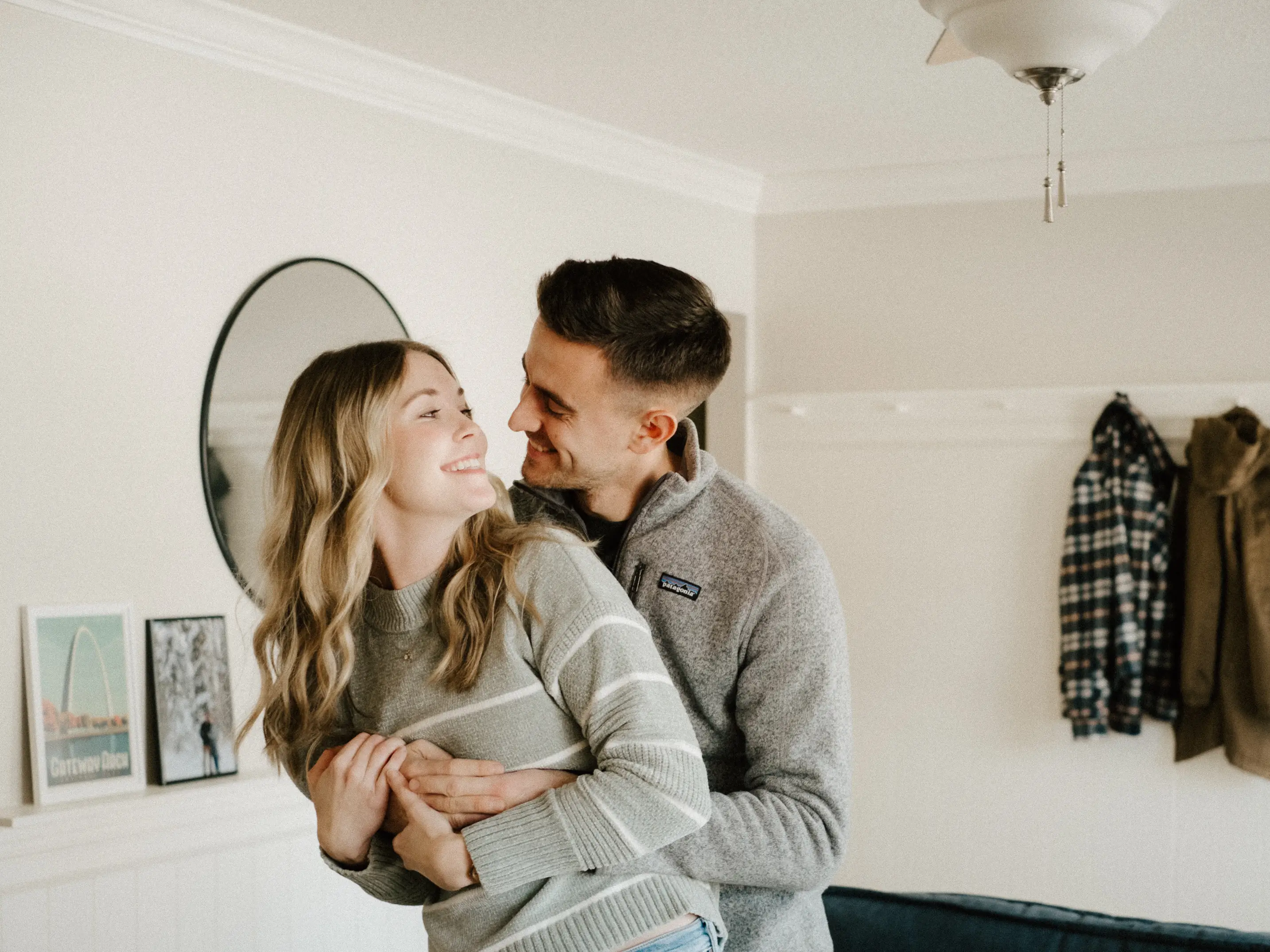 Intimate home gender reveal couple photoshoot stacey vandas photography32